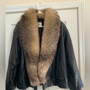 Ladie’s leather Jacket with blue Fox trim.